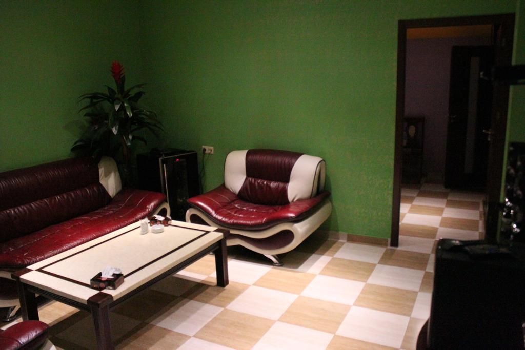 Sochi Plaza Hotel Jerevan Pokoj fotografie
