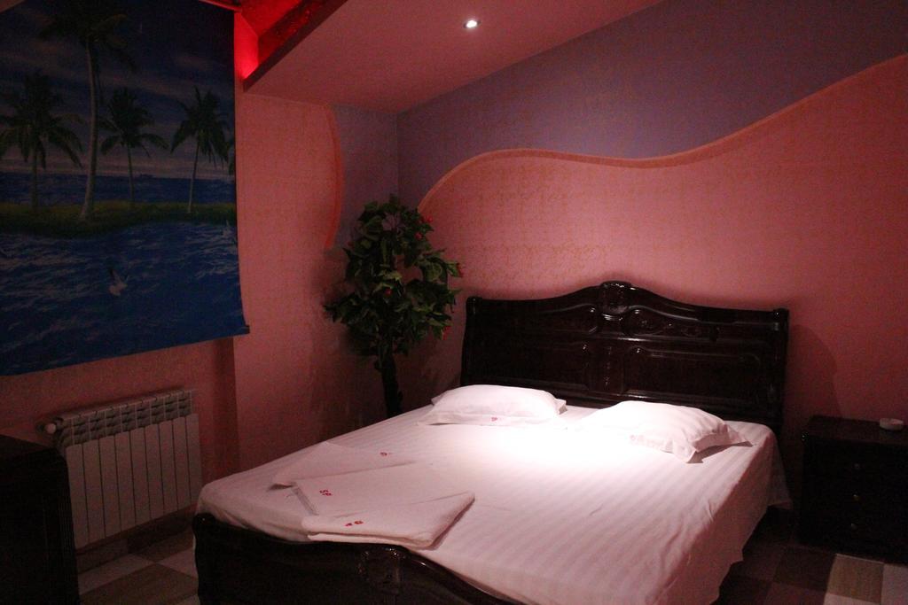Sochi Plaza Hotel Jerevan Pokoj fotografie