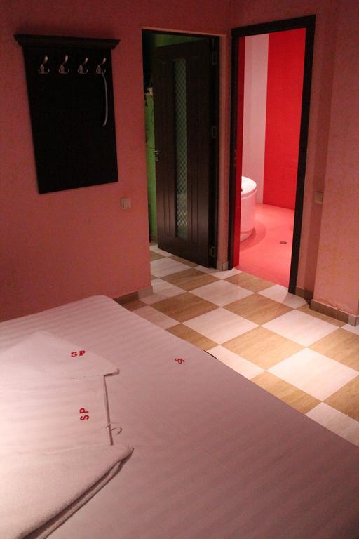 Sochi Plaza Hotel Jerevan Pokoj fotografie